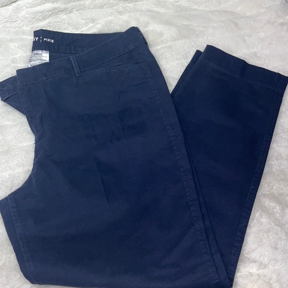 Old Navy Pants - Old Navy Pixie Pants -EUC- Size 12